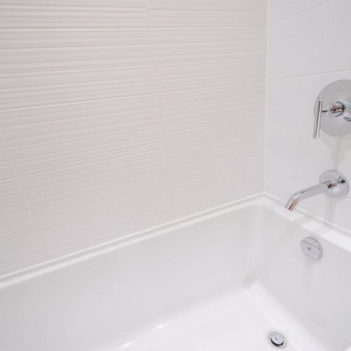 Bathcrest is the expert installer of bathtub wall surround in Utah. Contact us at 801-797-2734 for an estimate on your Utah bathroom remodel.