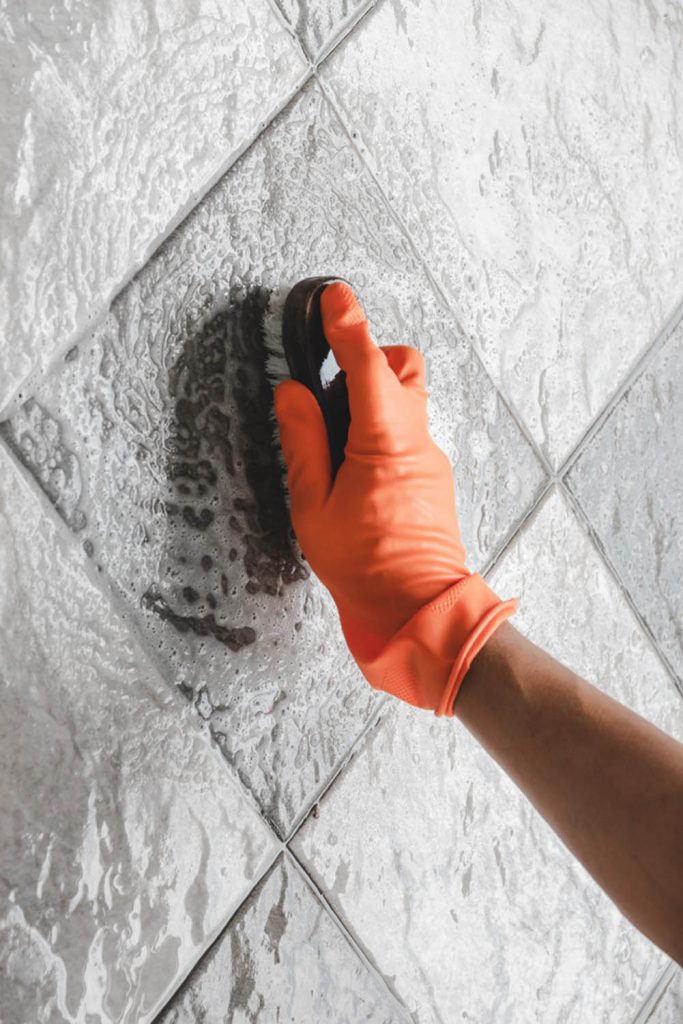 3 Reasons to Use A Tile Alternative in Your Bathroom Remodel