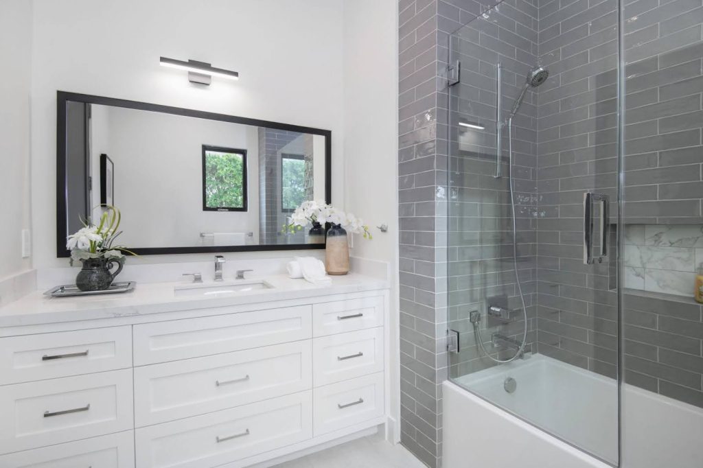 Planning on hiring bathroom remodeling contractors? Here’s what to ask a contractor when remodeling a bathroom.