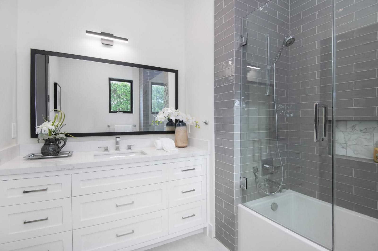 8 Things to Ask Before Hiring a Bathroom Remodeling Company 